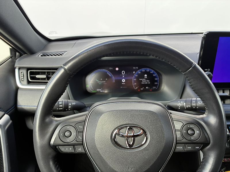 Toyota RAV4 2.5 HSD e-CVT AWD Selection - fotka 16 z 23