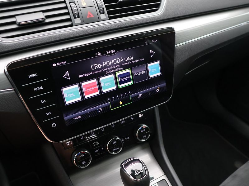 Škoda Superb 2,0 TSI 206kW Scout 4x4 DSG - fotka 20 z 35