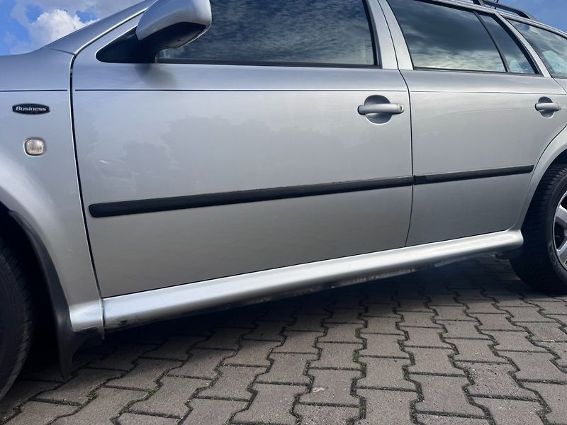 Škoda Octavia (2004) 1,9 TDI 81 KW ELEGANCE TAŽNÉ - fotka 16 z 42