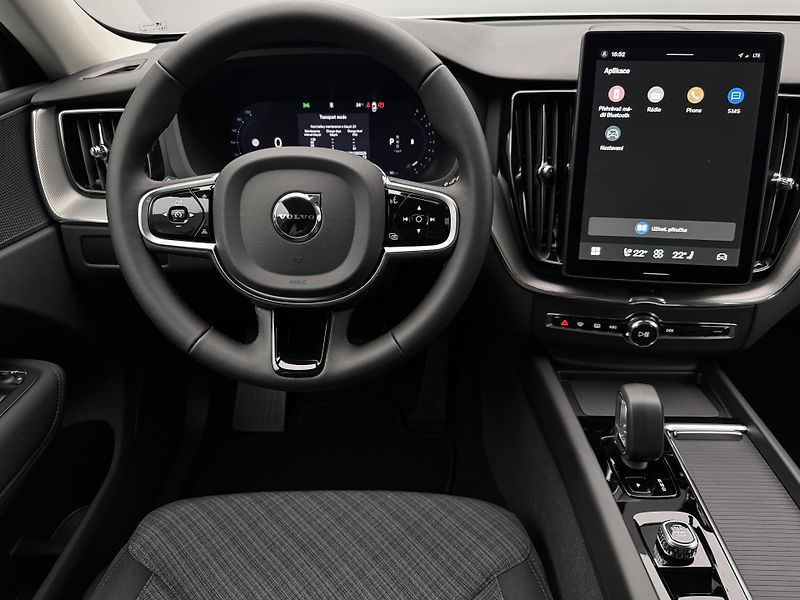Volvo XC60 (2026)  B5 AWD AUT CORE - fotka 4 z 20