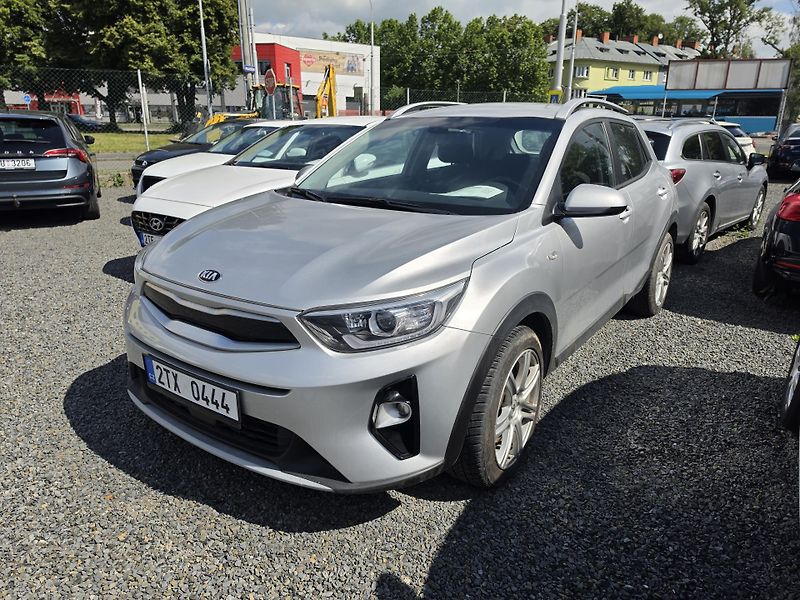 Kia Stonic 1.0 T Kamera  - fotka 2 z 12