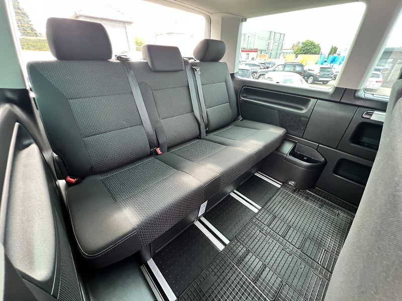 Volkswagen Multivan 2.0TDi 110kw 7MÍST TAŽNÉ ALU - fotka 26 z 38