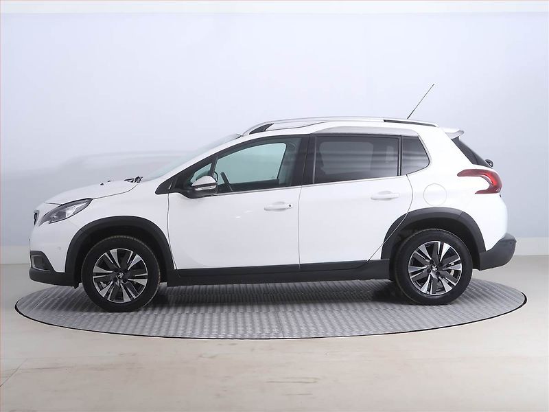 Peugeot 2008 (2016) Allure 1.2 PureTech, Automat - fotka 3 z 23