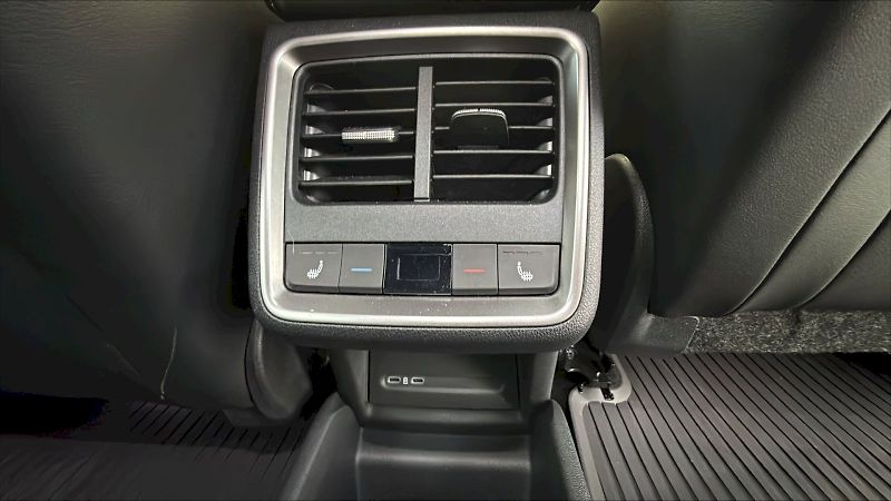 Škoda Elroq (2025) 63 KWH Sportline 60 - fotka 16 z 25
