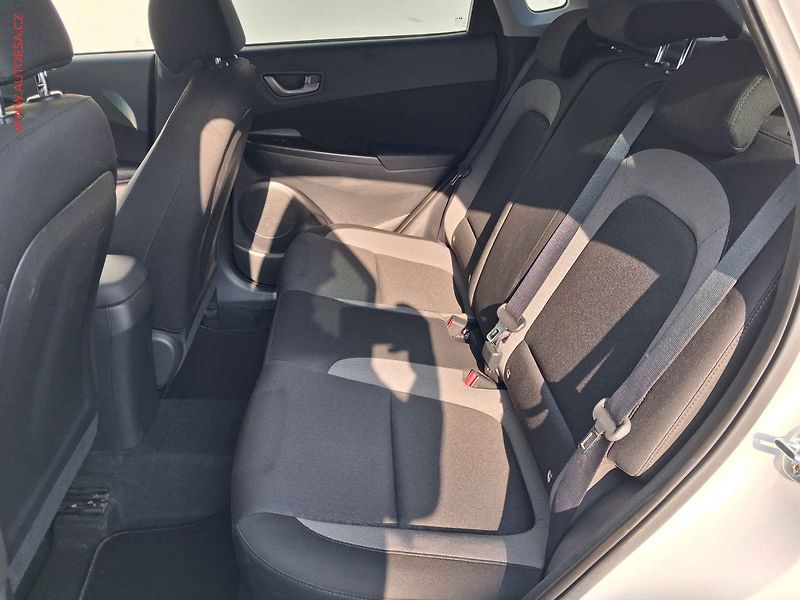 Hyundai Kona (2018) 1.0 T-GDi, AC, navi, park - fotka 10 z 19