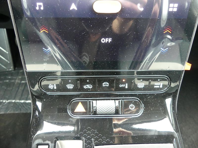 Citroën C5 Aircross (2026) PLUS Hybrid 145k Automatic - fotka 16 z 22