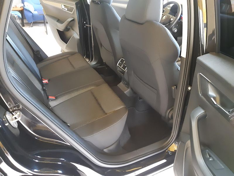 Škoda Karoq 2.0 TDI NAVI LED APP KAMERA - fotka 28 z 31
