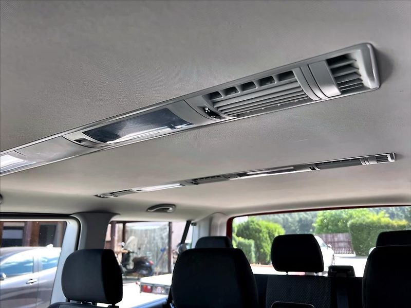 Volkswagen Caravelle 2,0 TDI 6.1 SWB TRENDLINE - fotka 20 z 24