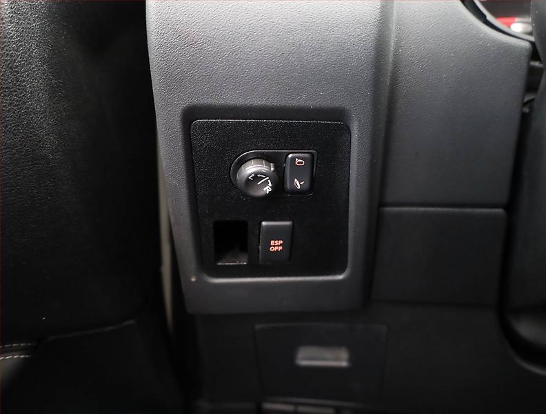 Nissan Qashqai (2008) 2.0 dCi, 4X4, Automat, Navi - fotka 17 z 20