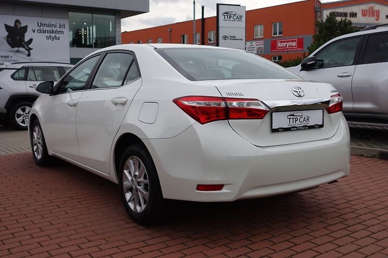 Toyota Corolla 1,6VVTi 97kW M/T Active Design - fotka 6 z 25