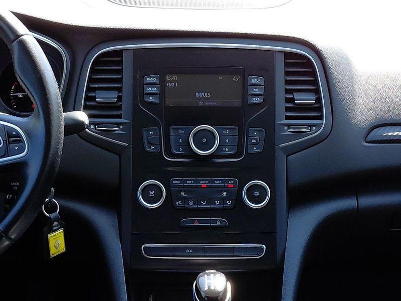 Renault Mégane (2017) 1,6 SCe 84 kW ZEN - fotka 19 z 25