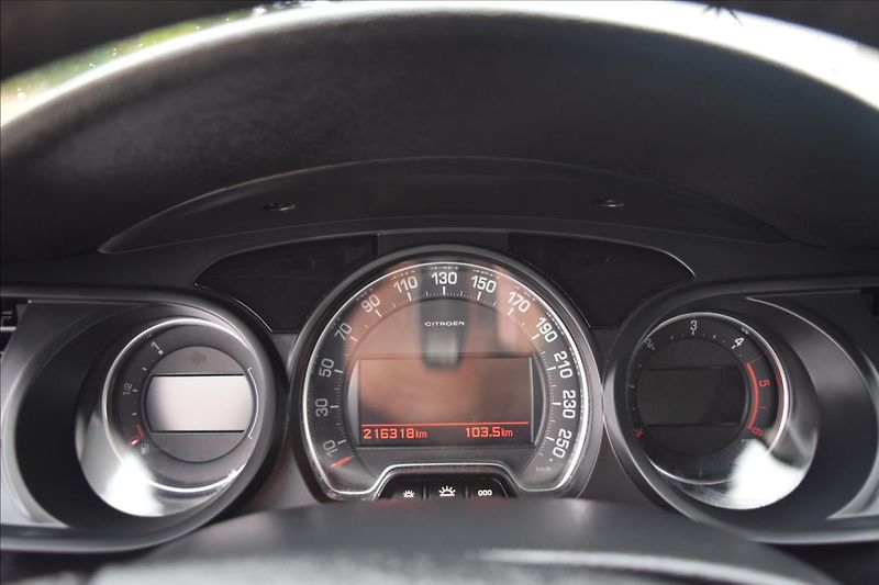 Citroën C5 2,0 HDi 103KW PO ROZVODECH - fotka 37 z 50