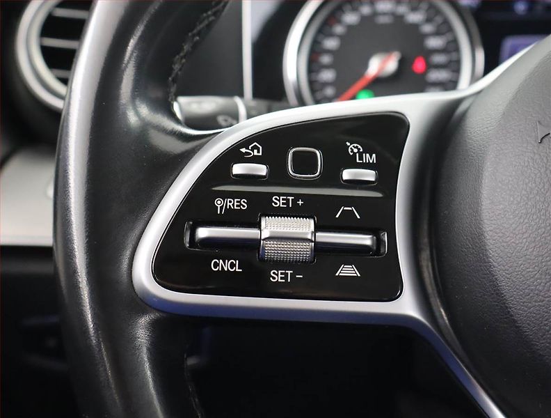 Mercedes-Benz Třídy E (2019) E 220 d - fotka 17 z 26