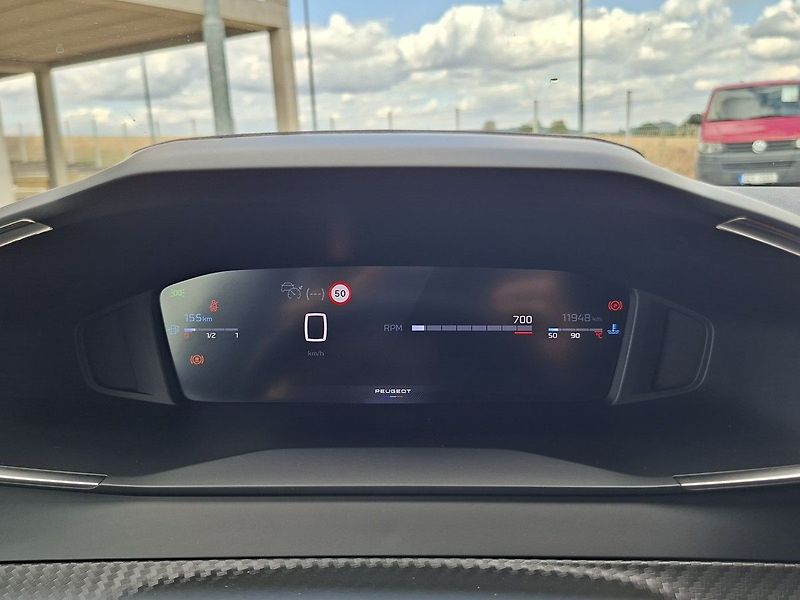 Peugeot 2008 ALLURE 1,2 PT 100k M6 - fotka 18 z 27