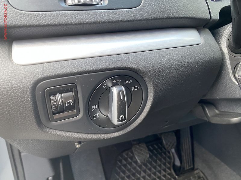 Volkswagen Sharan (2013) 2.0 TDi 7míst, Highline - fotka 15 z 19
