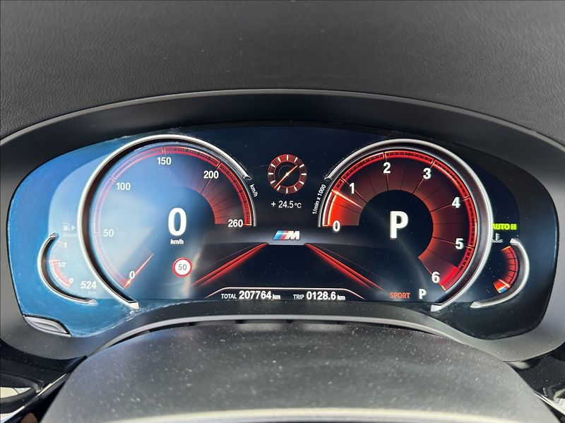 BMW Řada 5 3,0 530d xDrive Mpaket původČR - fotka 27 z 50