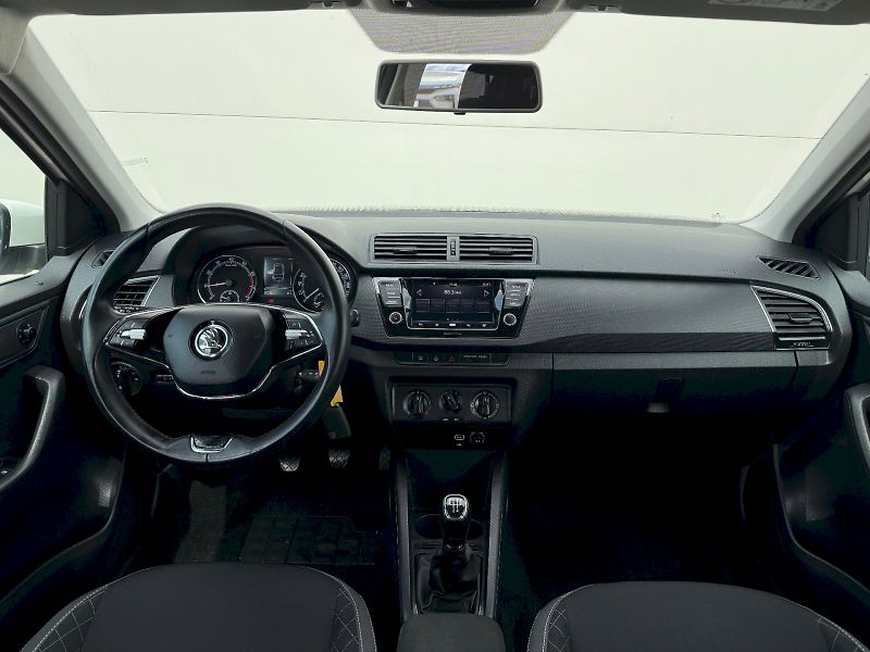 Škoda Fabia (2021) 1.0 TSI 70 kW Ambition - fotka 5 z 21