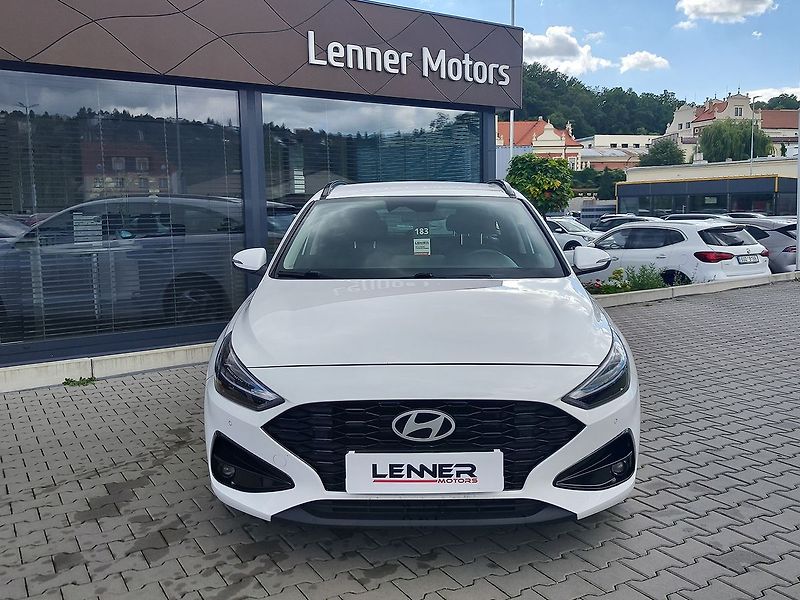 Hyundai i30 1.5 T-GDI/103kW Smart DCT - fotka 2 z 30
