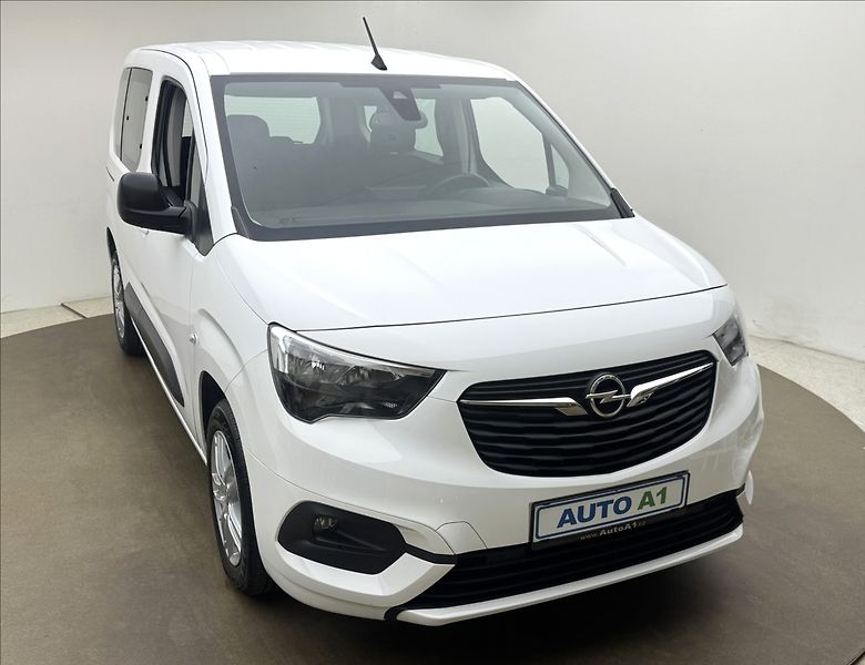 Opel Combo 1,2 81kW VÝHŘEV TAŽNÉ 1MAJ ČR - fotka 3 z 38