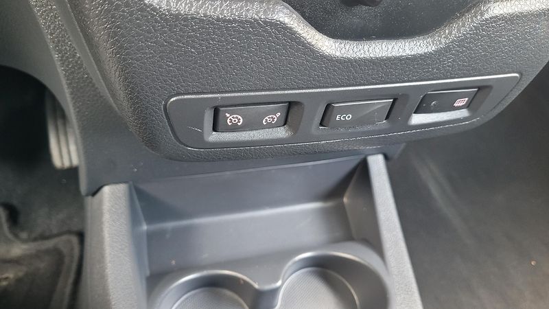 Dacia Lodgy STEPWAY 1,6i 75 KW 7 MÍST - fotka 19 z 26