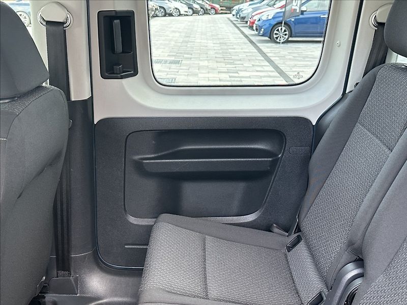 Volkswagen Caddy 2,0 TDI 122PS  Trendline 4x4 - fotka 16 z 47