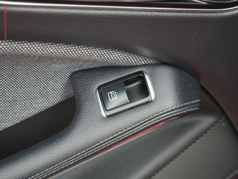 Mercedes-Benz GLA (2014) 2.0i 250  4Matic, ČR, AT - fotka 12 z 18