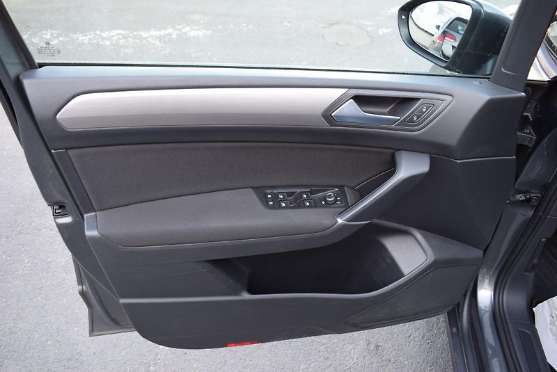 Volkswagen Touran (2017) 1.4TSI 110kw CLBMT NAVI TAŽNÉ - fotka 18 z 48