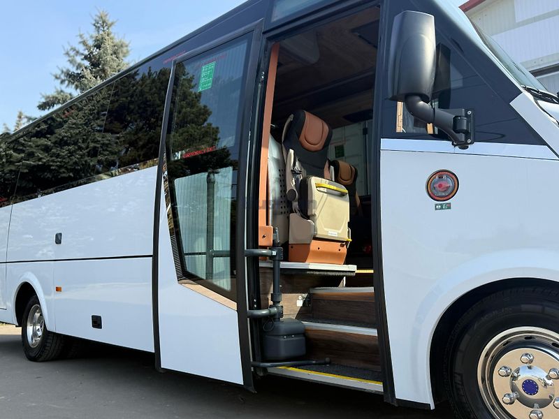 Iveco (2026) Daily Tourer- 3.537.900+DPH - fotka 4 z 21