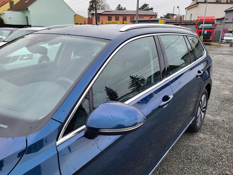 Volkswagen Passat 1.4 TSI PHEV GTE DSG HYBRID - fotka 32 z 46