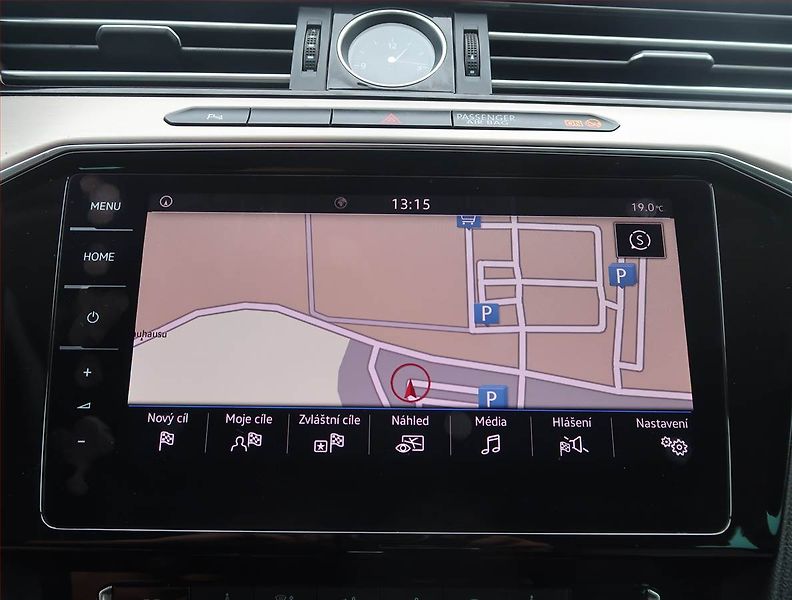 Volkswagen Passat (2018) 2.0 TDI, Automat, Serv.kniha - fotka 13 z 20