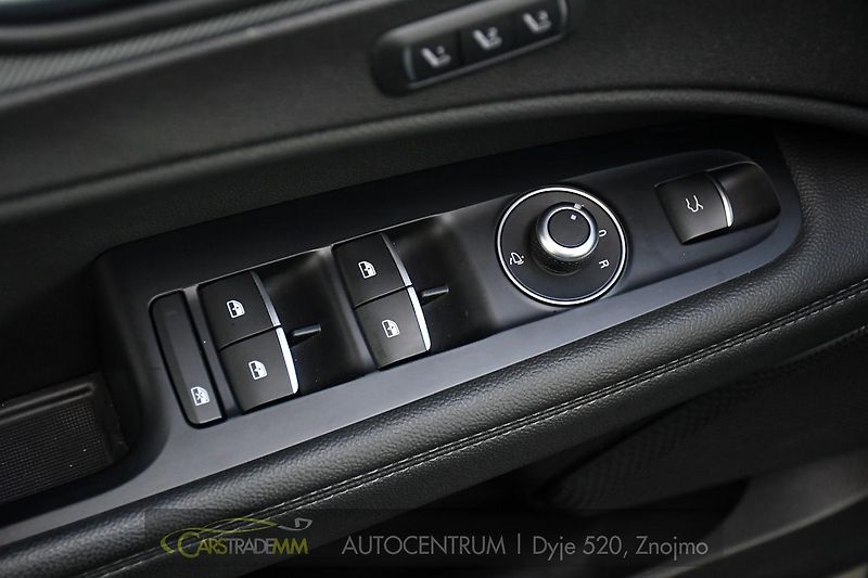 Alfa Romeo Stelvio 2.2 Diesel 16V 154kW VELOCE Q4 - fotka 24 z 53