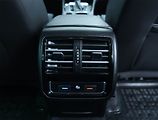 Volkswagen Passat (2018) R-Line 2.0 TDI, Automat - náhled 24