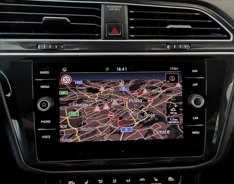 Volkswagen Tiguan 1,5 JIŽ NENÍ AKTUÁLNÍ - fotka 27 z 48
