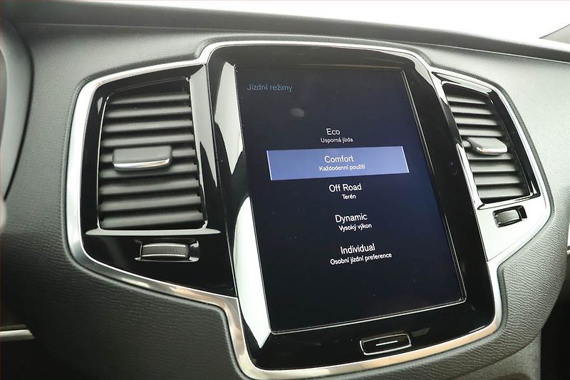 Volvo XC90 (2017) D5 AWD, 4X4, Automat - fotka 14 z 18