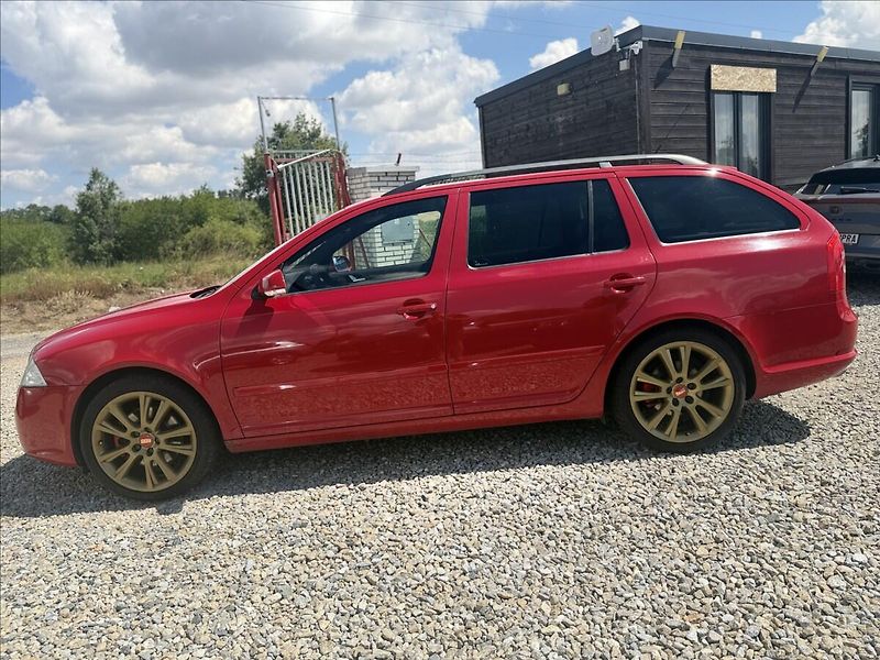 Škoda Octavia 2,0 TDI RS 125kW - fotka 8 z 23