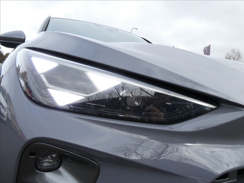 Cupra Terramar 2,0 VZ 2.0 TSi 195kW DSG 4WD - fotka 5 z 45