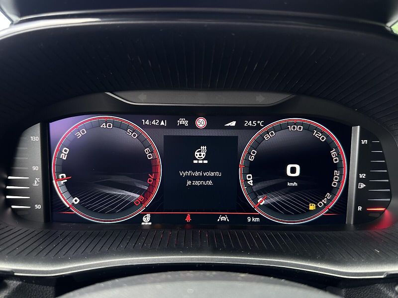 Škoda Fabia 1.0TSi Monte Carlo 116PS V.Coc - fotka 18 z 36