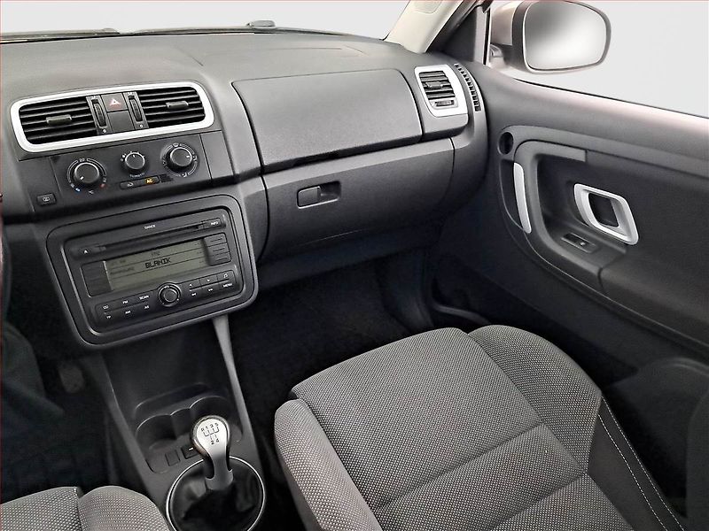 Škoda Fabia (2009) 1.2 12V, nová STK, Tažné - fotka 8 z 13