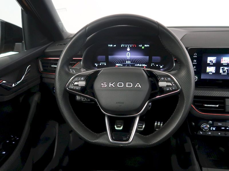 Škoda Kamiq (2025) MONTE CARLO 1.5TSI 110KW TAŽNÉ - fotka 17 z 42