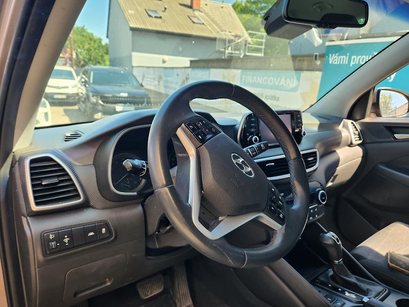 Hyundai Tucson 1.6-AUTOMAT-KAMERA - fotka 11 z 11