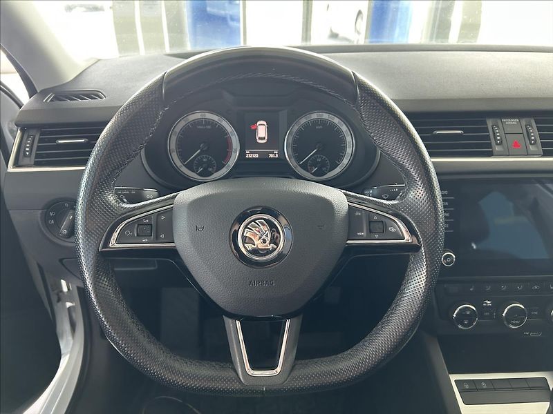Škoda Octavia 1,0   TSI 85kW,TAŽNÉ,NAVIGACE - fotka 13 z 27