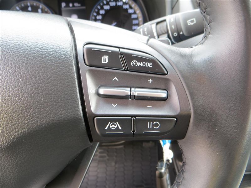 Hyundai Kona 1,0 T-GDI Comfort DCT A7 88kW - fotka 18 z 22
