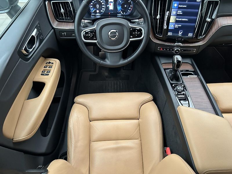 Volvo XC60 2.0 D4 4x4 INSCRIPTION - fotka 14 z 26