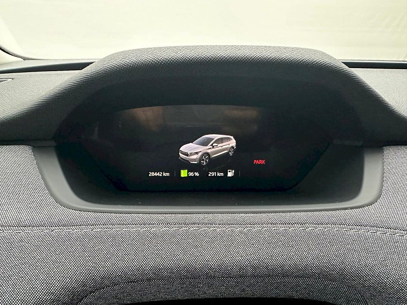 Škoda Enyaq (2023) 55 kWh Studio SoH 91% - fotka 12 z 23