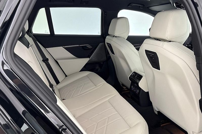 BMW Řada 5 řady 5 | 520d xDrive - fotka 12 z 25