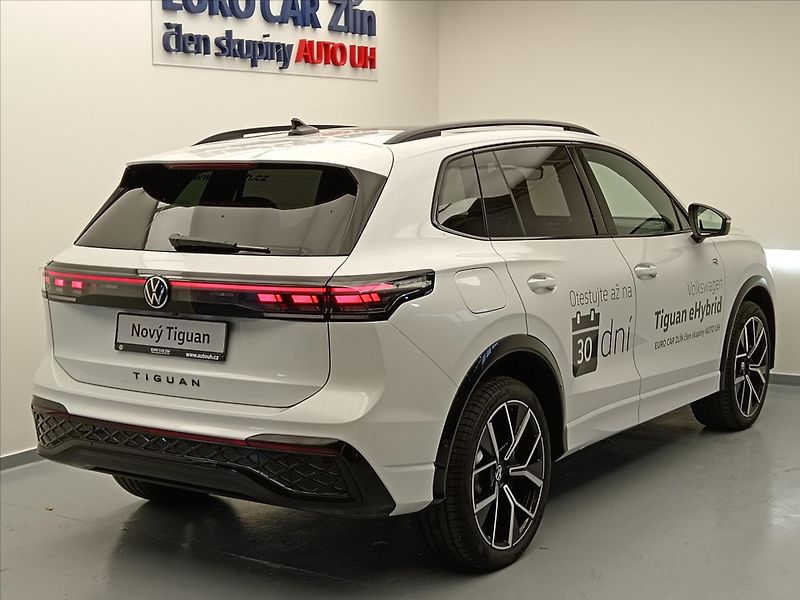 Volkswagen Tiguan 1,5 RLine People 200kW eHybrid - fotka 6 z 20