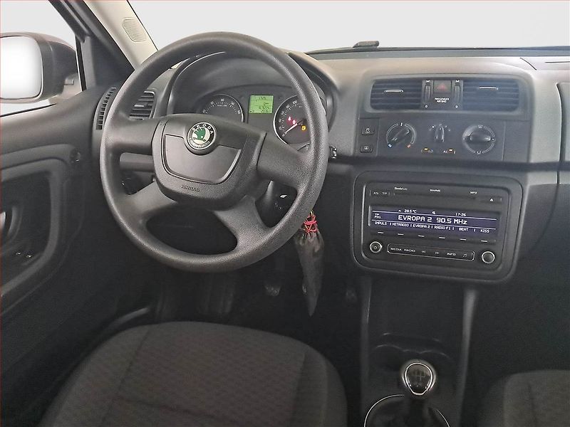 Škoda Fabia (2011) Ambiente 1.2 TSI - fotka 7 z 14