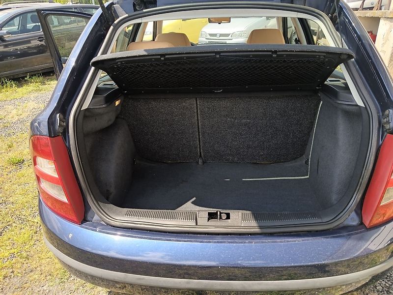 Škoda Fabia 1.4 16V  Elegance - fotka 16 z 28