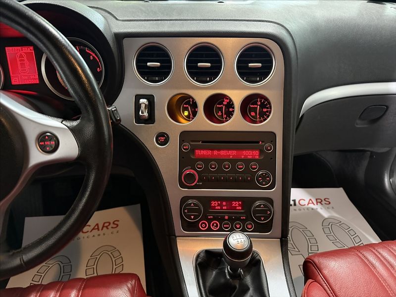 Alfa Romeo 159 2,4   JTDm V5 147 kW BOSE TOP - fotka 24 z 40