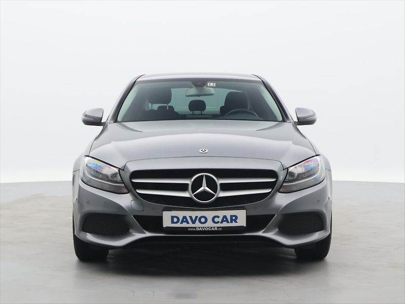 Mercedes-Benz Třídy C 2,1 220d 125kW Aut.klima Tažné - fotka 2 z 28